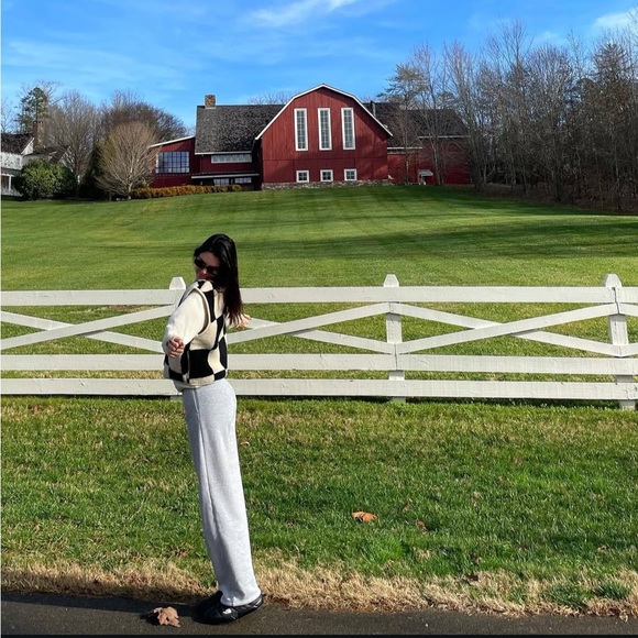Source Unknown Black and Cream Checkered Vest - Picture 2 of 5